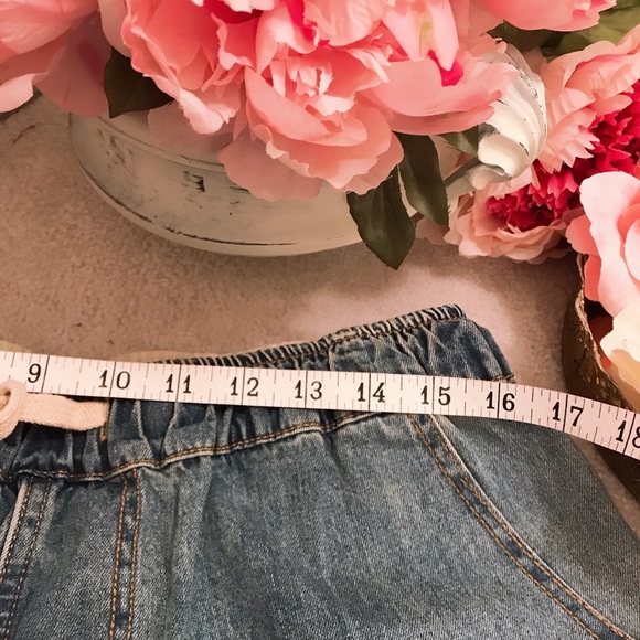 NWOT Very Cute baggy fitting thin Jean pants - Picture 7 of 8